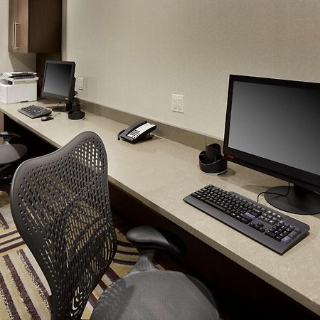 Hilton Garden Inn Roslyn Buitenkant foto