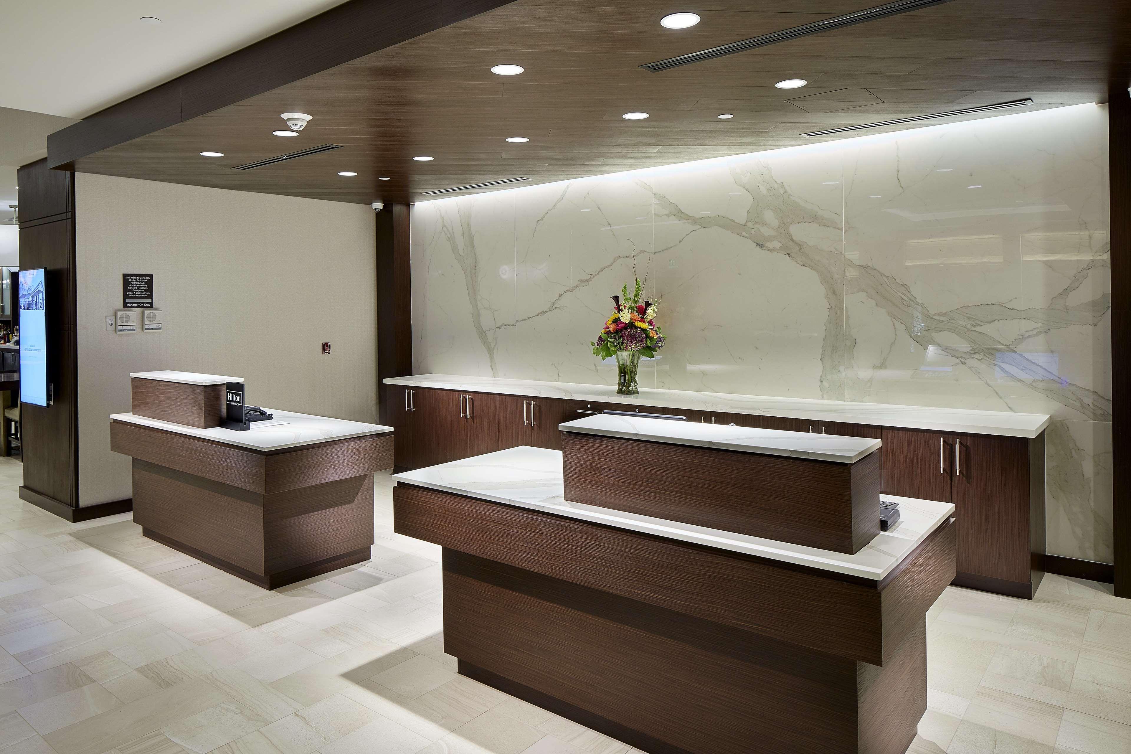 Hilton Garden Inn Roslyn Buitenkant foto