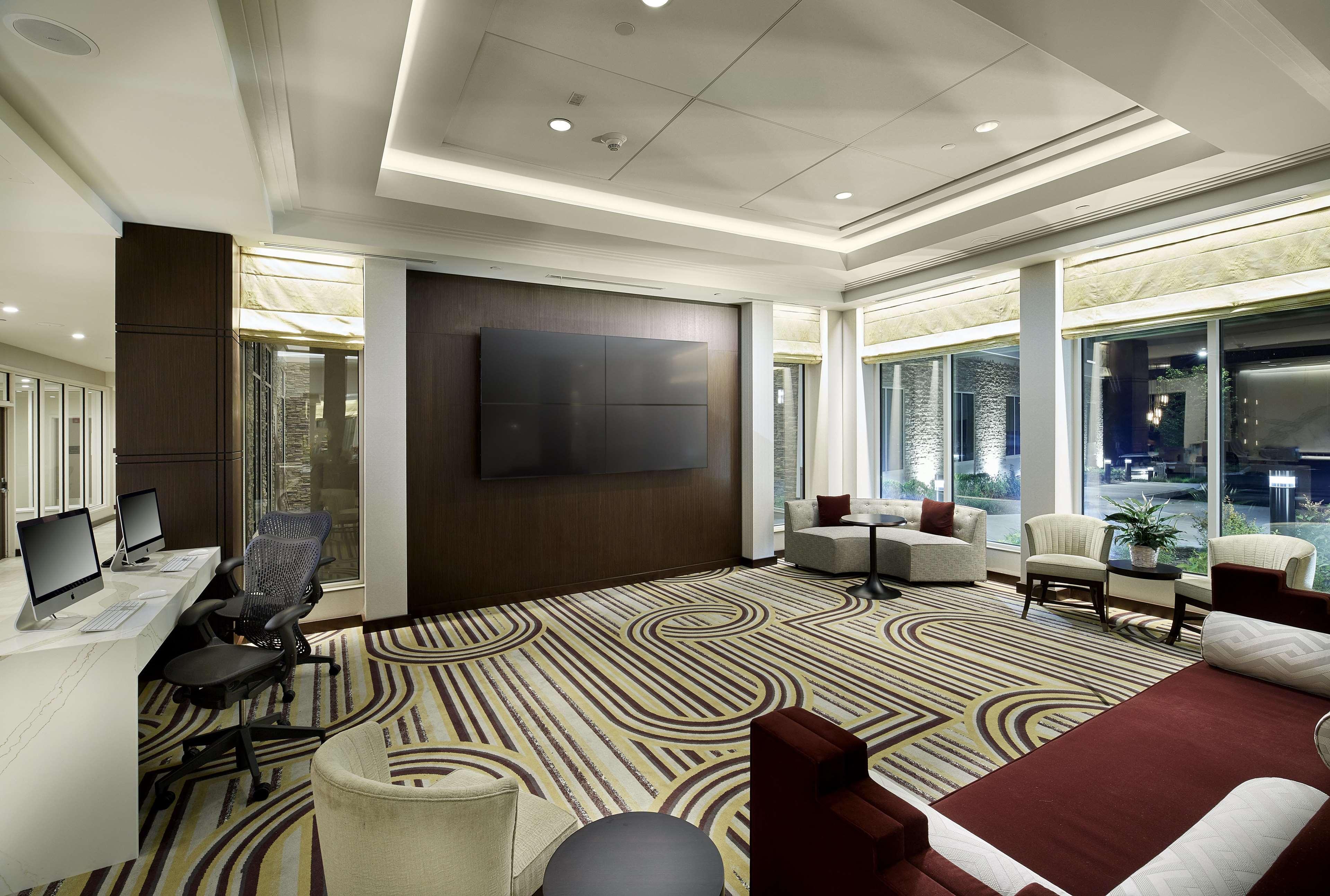 Hilton Garden Inn Roslyn Buitenkant foto