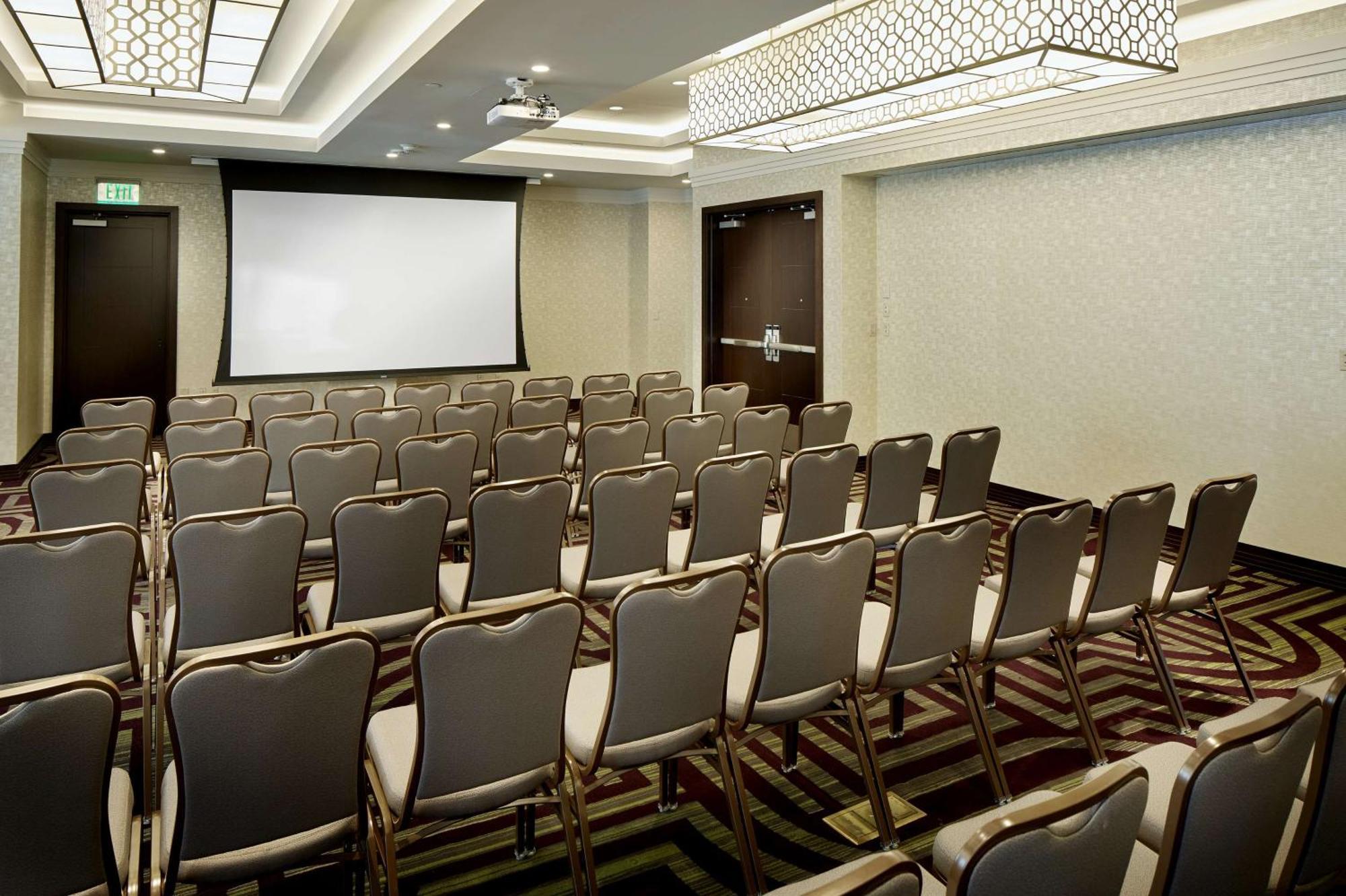Hilton Garden Inn Roslyn Buitenkant foto