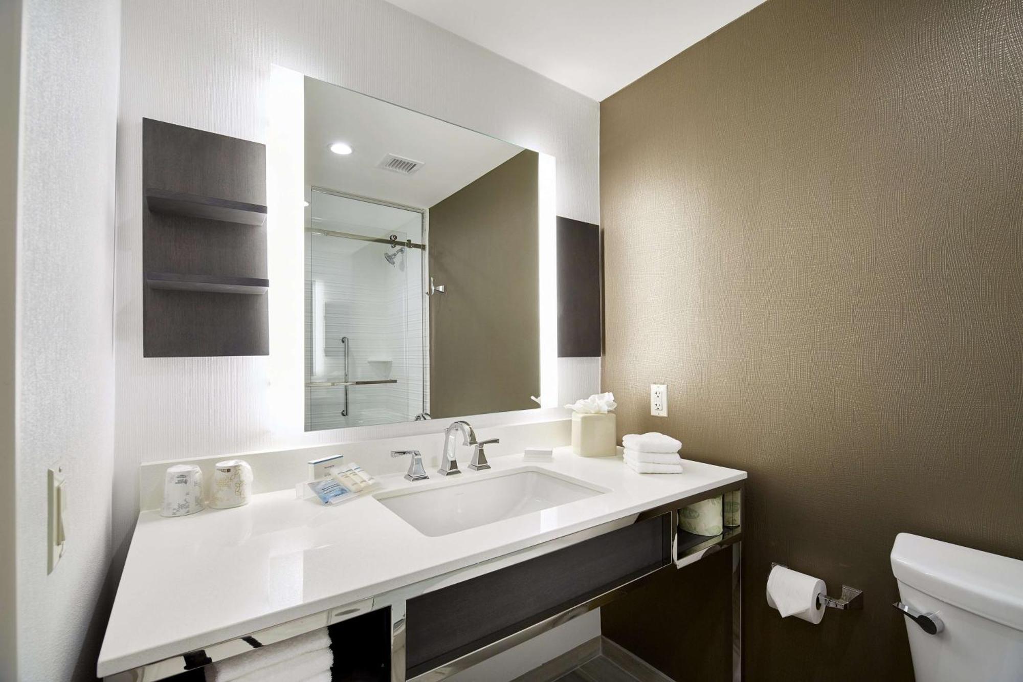 Hilton Garden Inn Roslyn Buitenkant foto