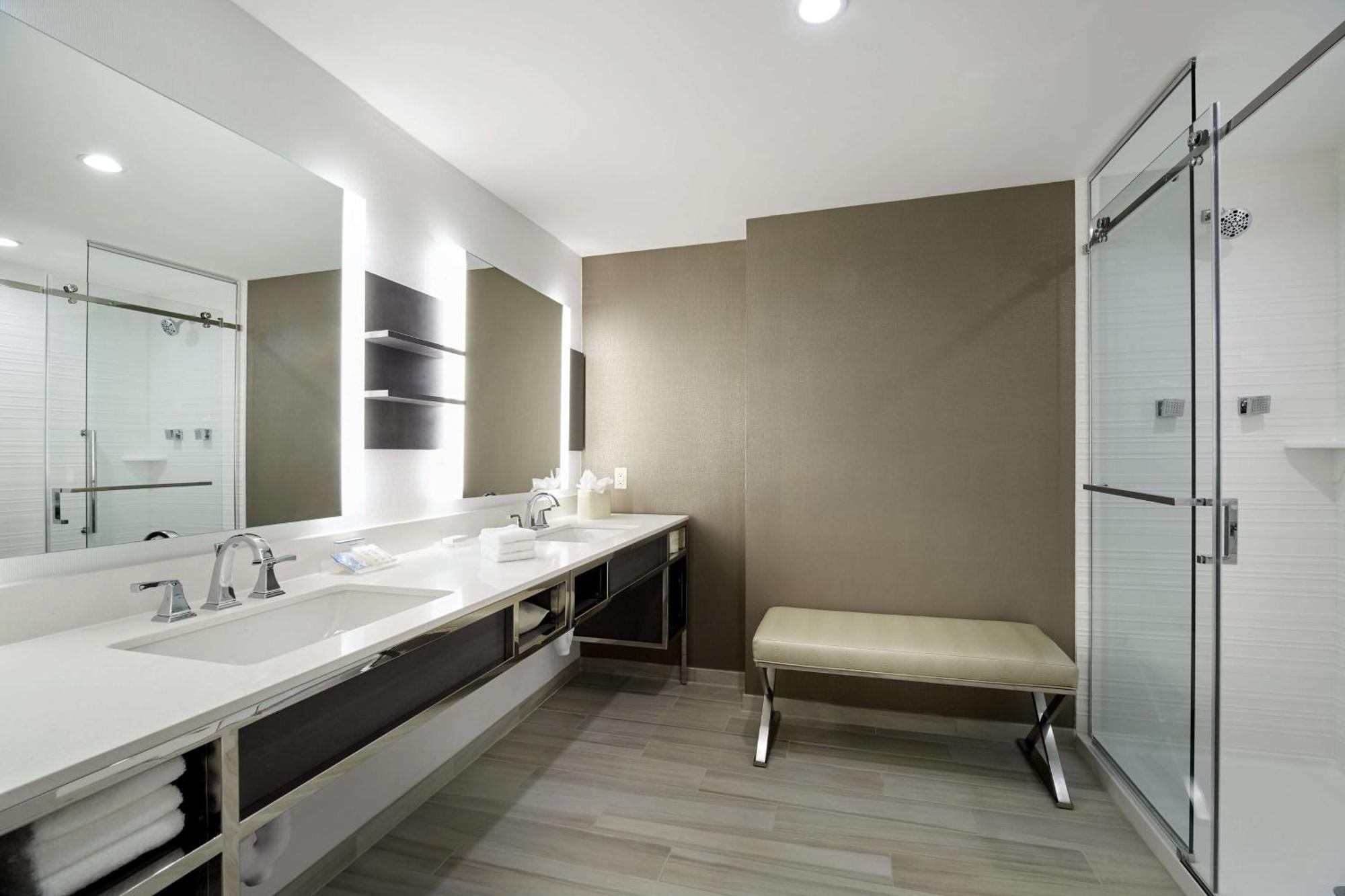 Hilton Garden Inn Roslyn Buitenkant foto