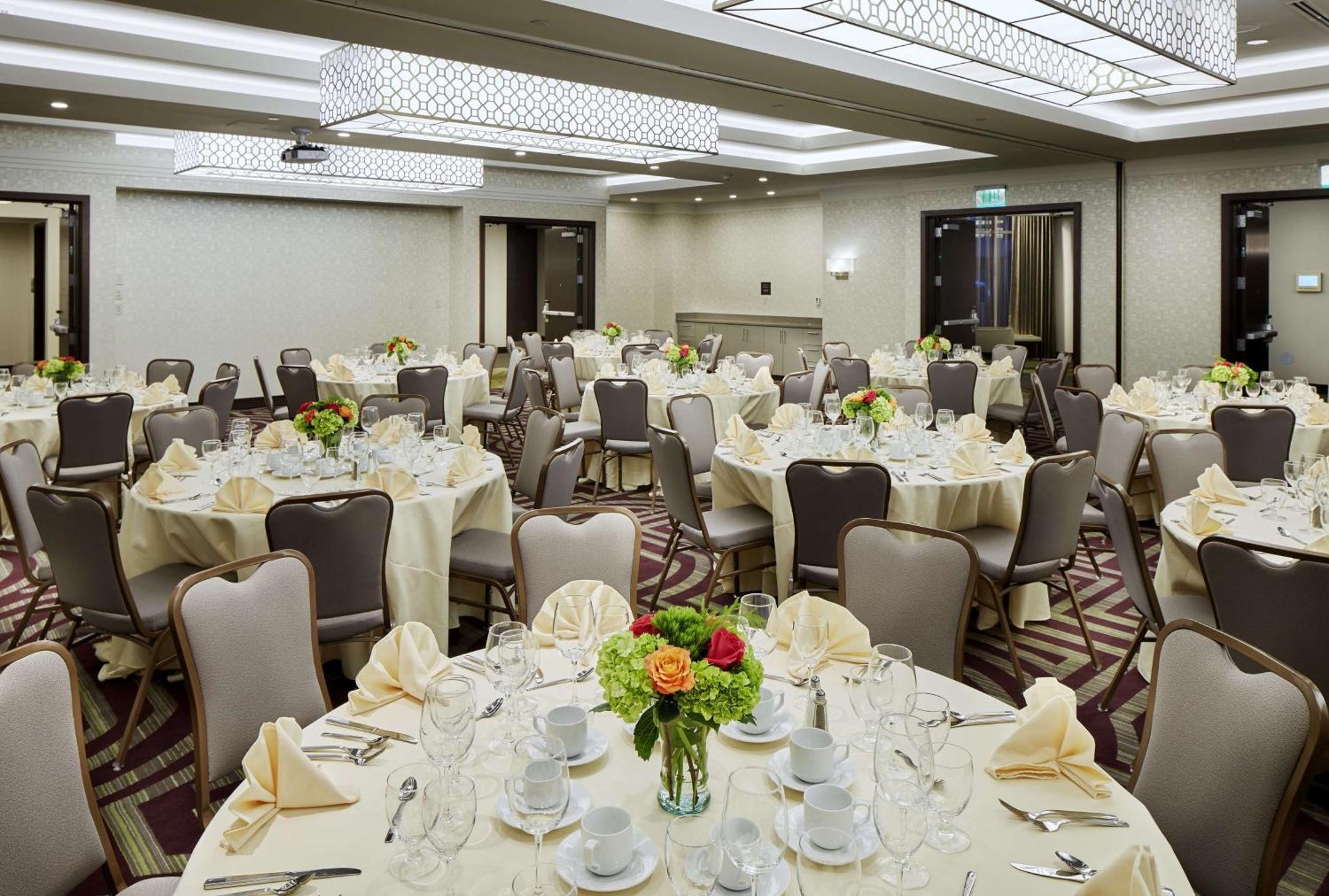Hilton Garden Inn Roslyn Buitenkant foto